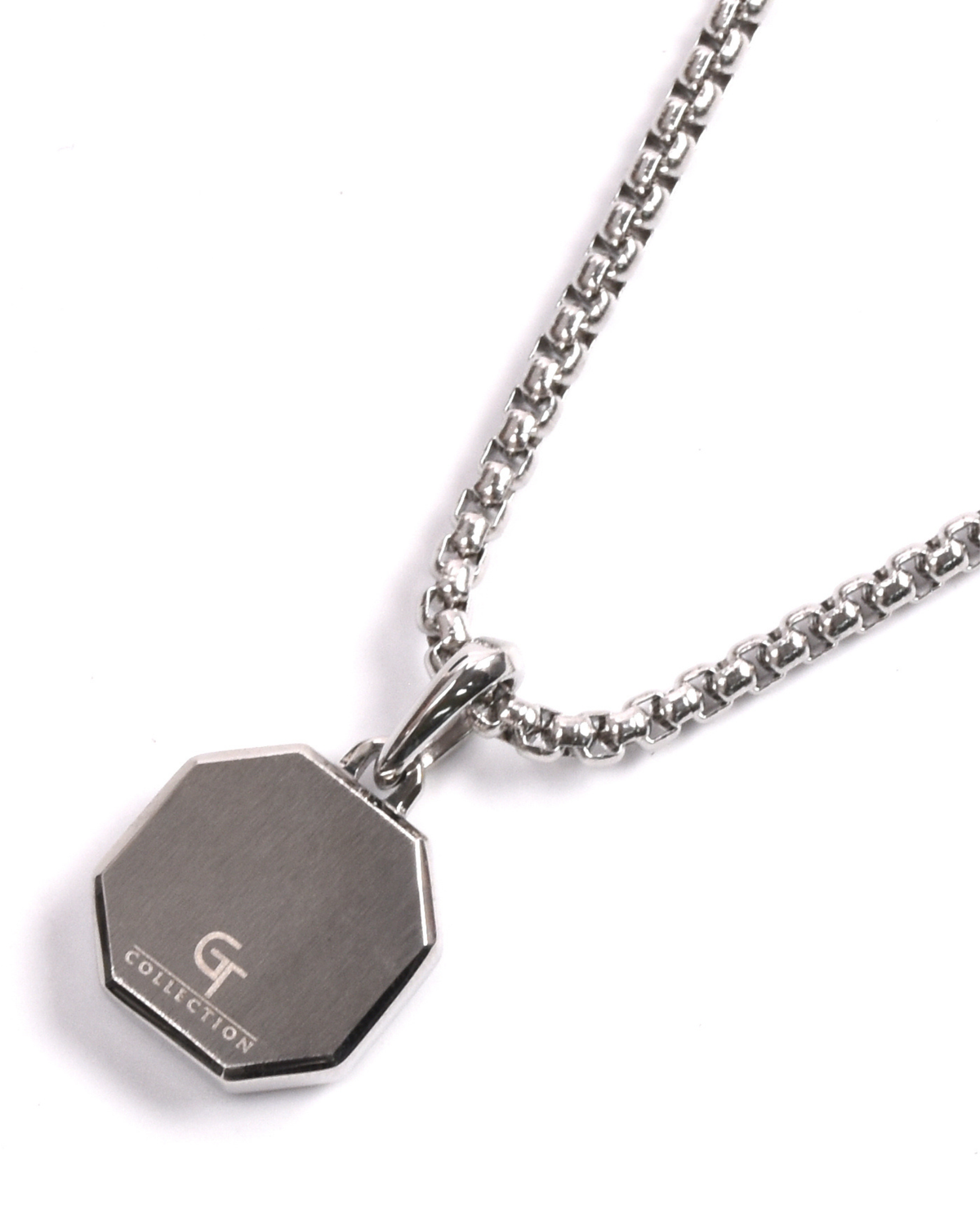 Silberne Halskette mit quadratischem Onyx-Anhänger