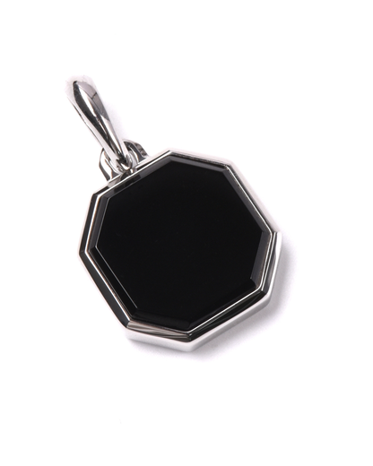 Silberne Halskette mit quadratischem Onyx-Anhänger
